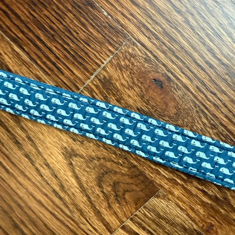 Vineyard Vines Kids Size Small Blue and White Whale Belt